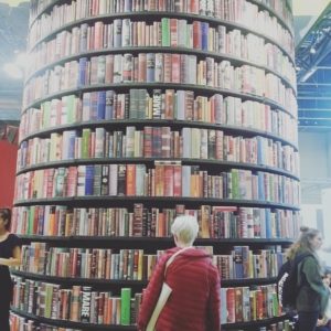 Turismo e attività culturali - Giulia Manzi - Incontrarsi tra i libri (anche on-line)