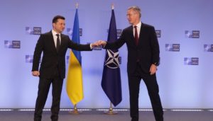 Stoltenberg, segretario generale della NATO, visita Zelensky, Presidente dell'Ucraina