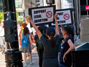 Manifestanti per il diritto all'aborto