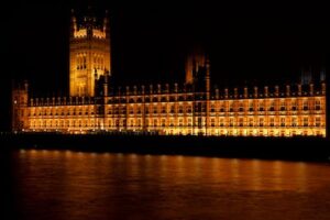 Parlamento inglese visto di sera